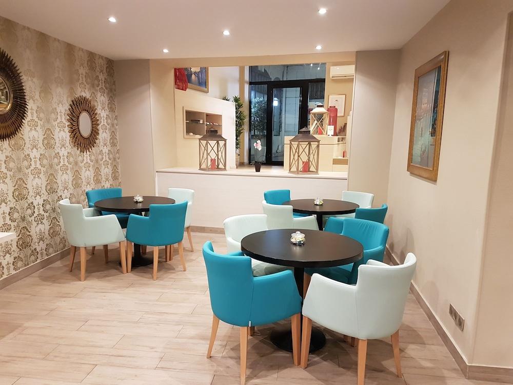 restaurant cafeteria