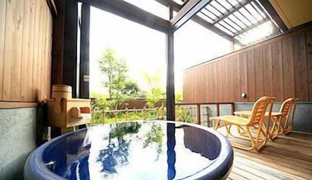 swimming pool spa