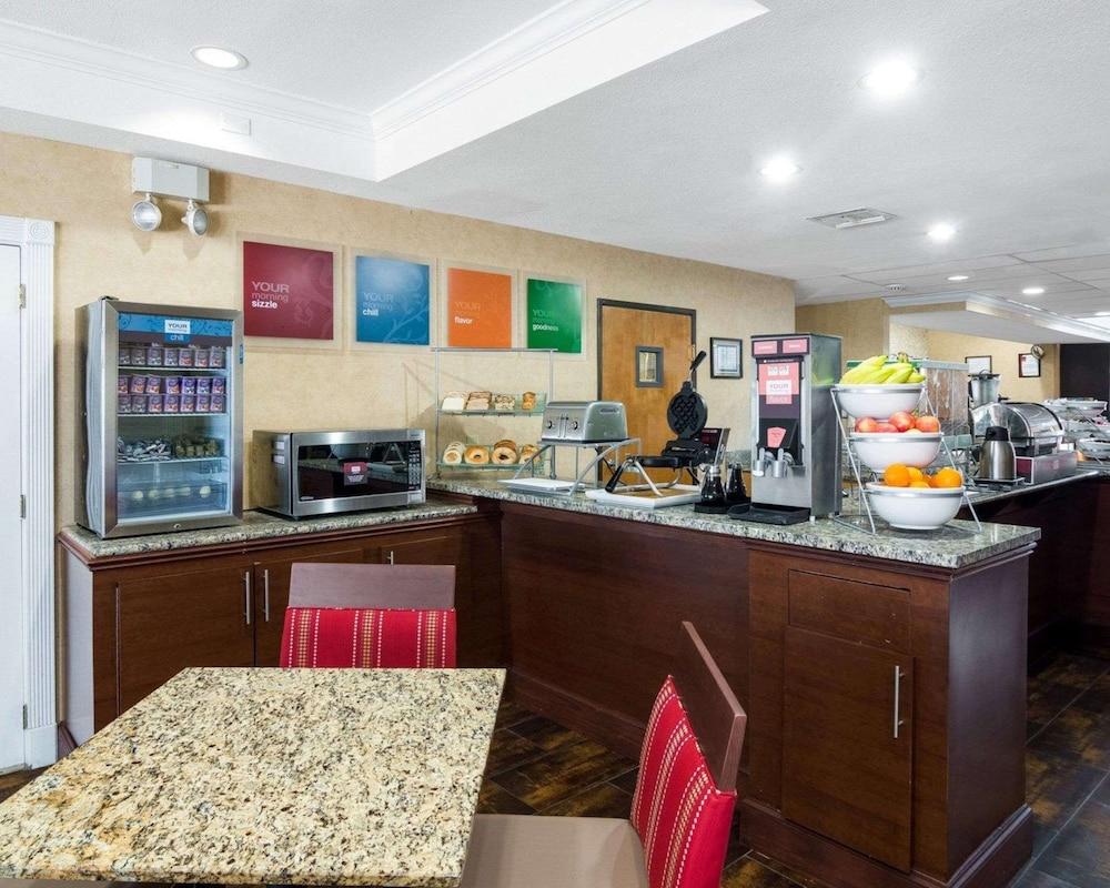 restaurant cafeteria