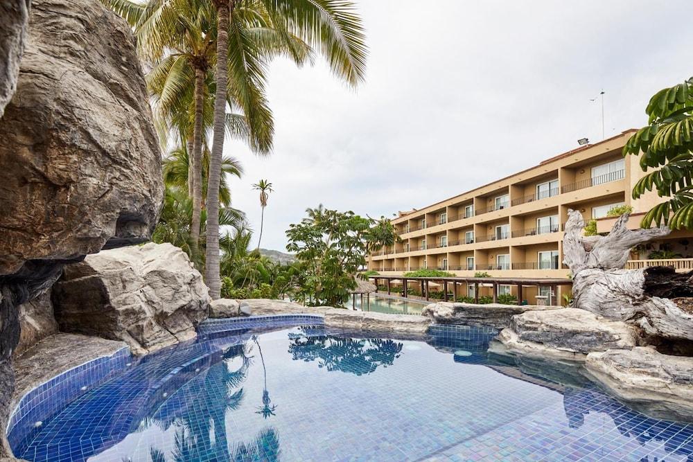 swimming pool spa