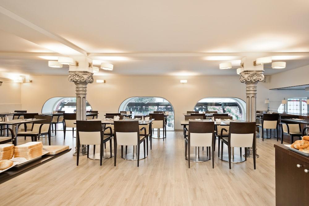 restaurant cafeteria