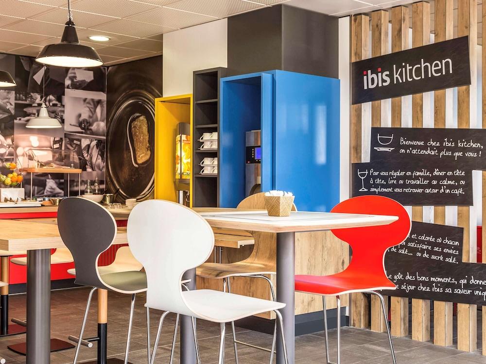 restaurant cafeteria