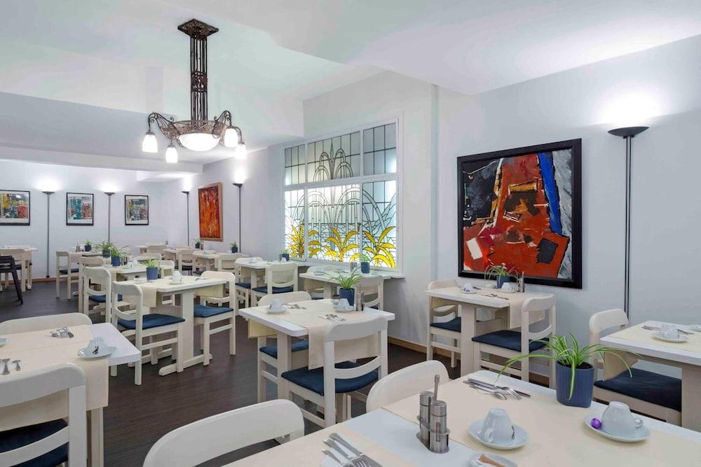 restaurant cafeteria