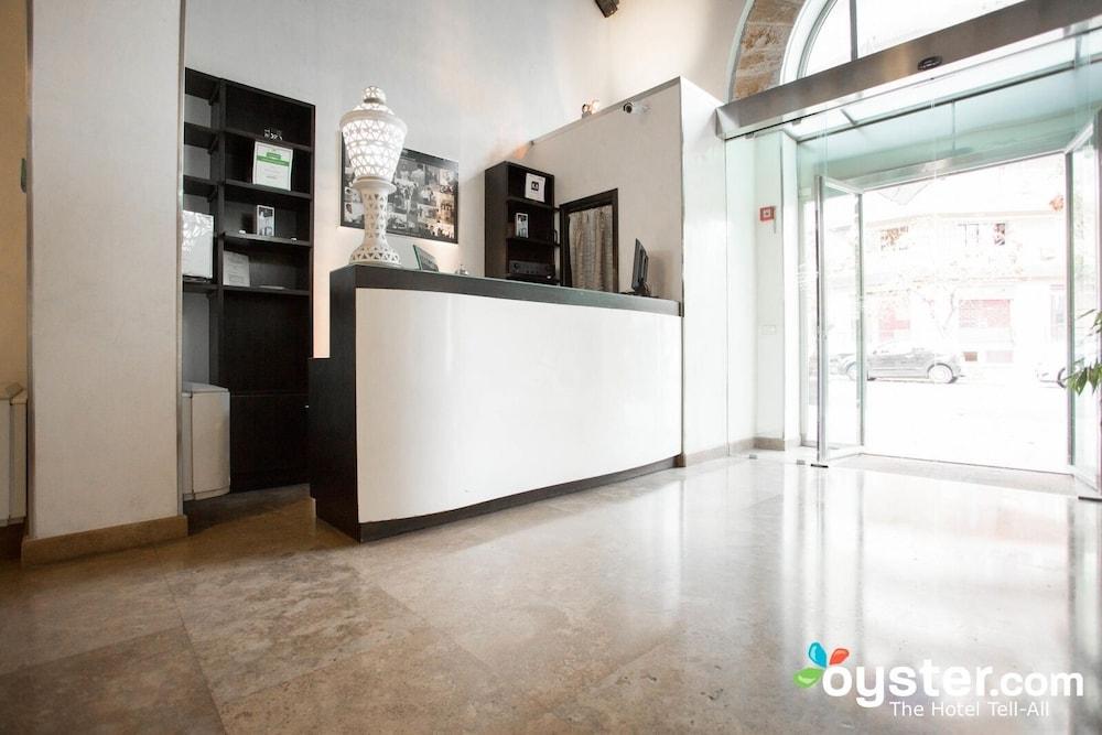 lobby