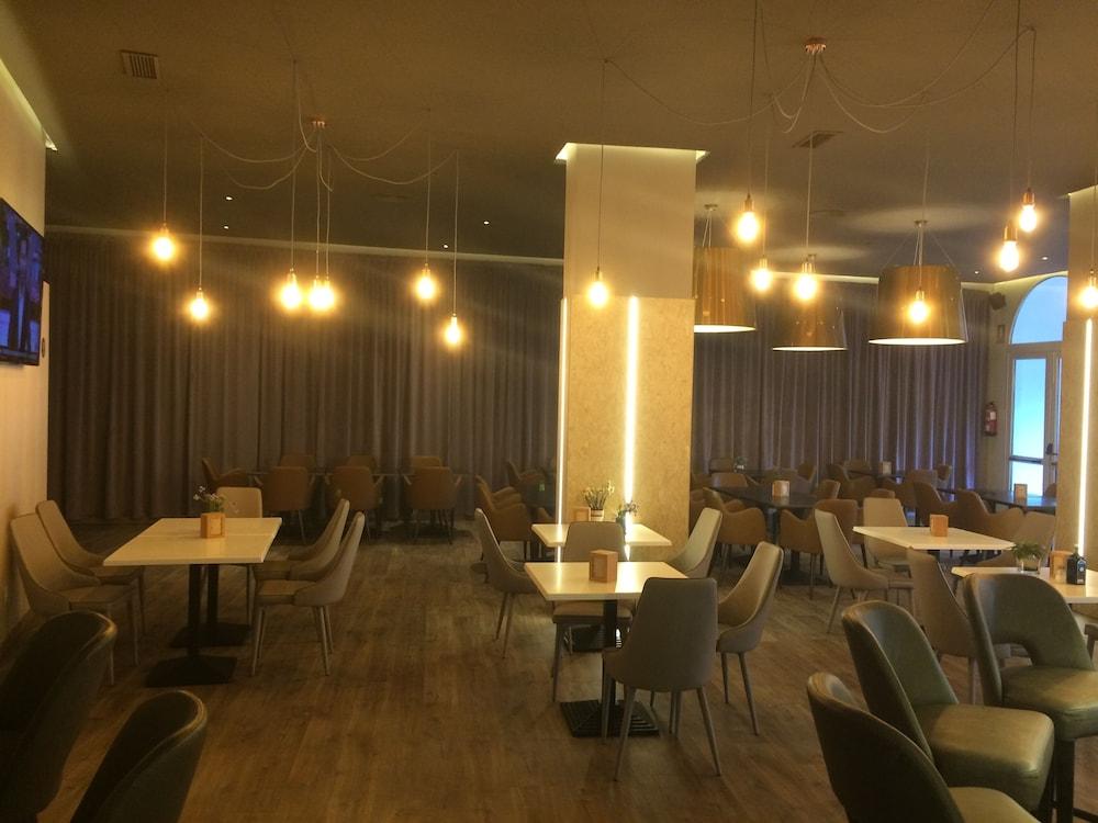 restaurant-cafeteria