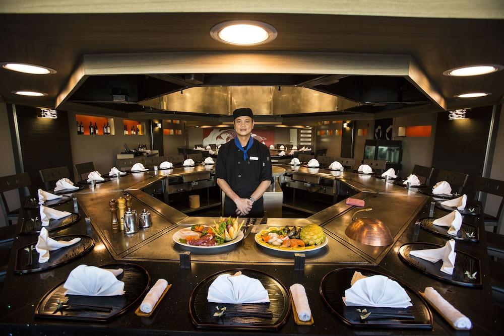 restaurant cafeteria