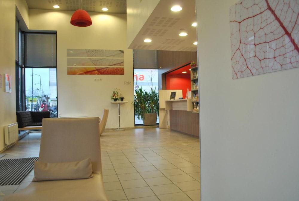 lobby