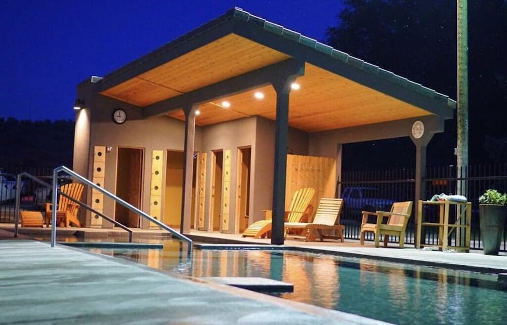 swimming pool spa
