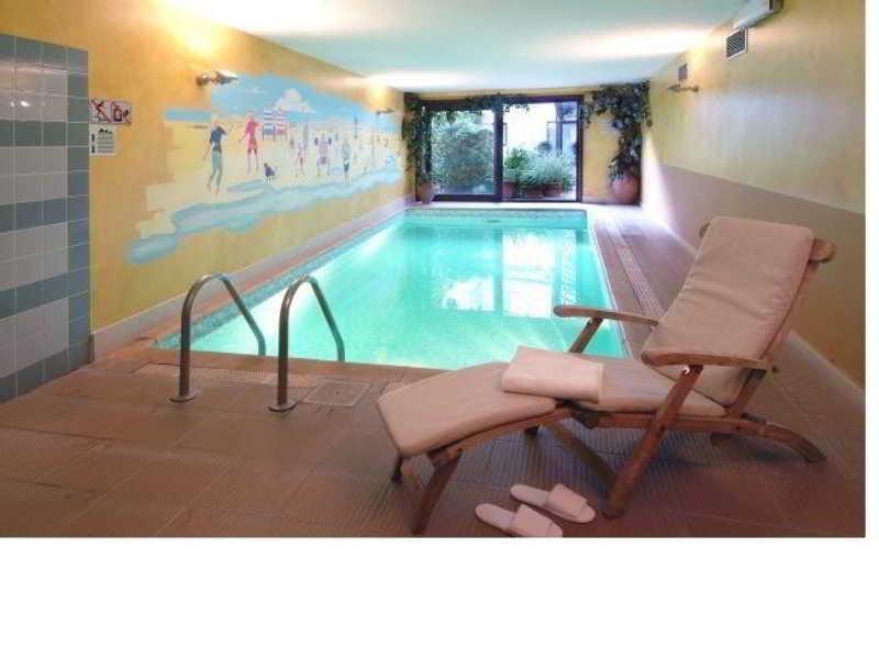 swimming pool spa
