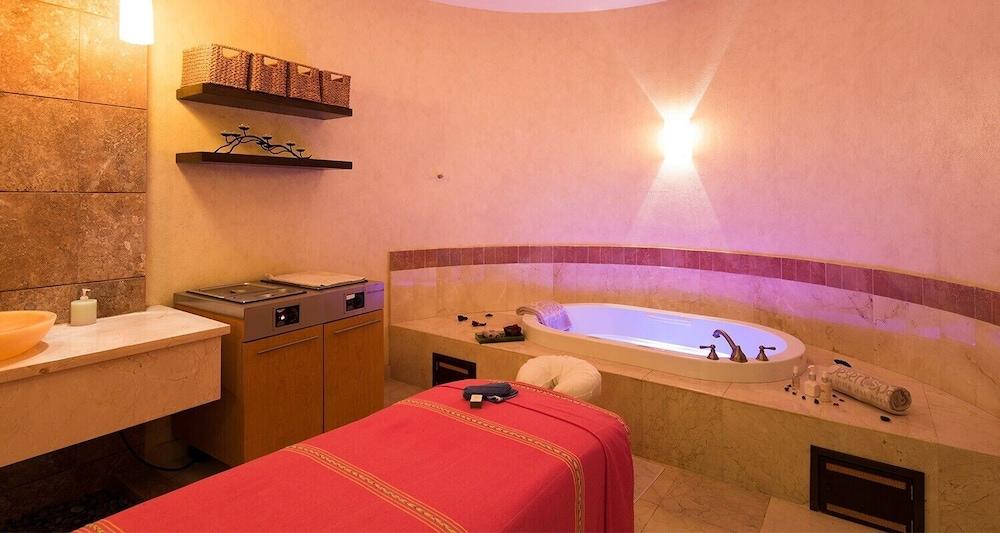 swimming pool spa