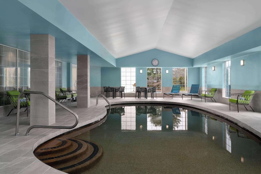 swimming pool spa