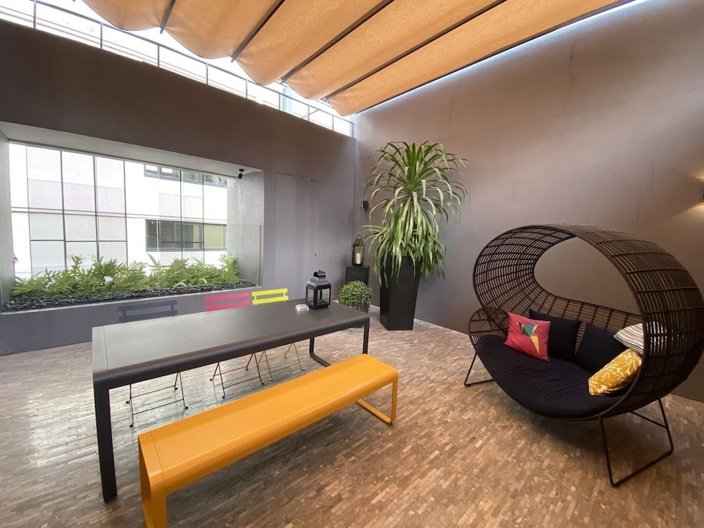 lounge