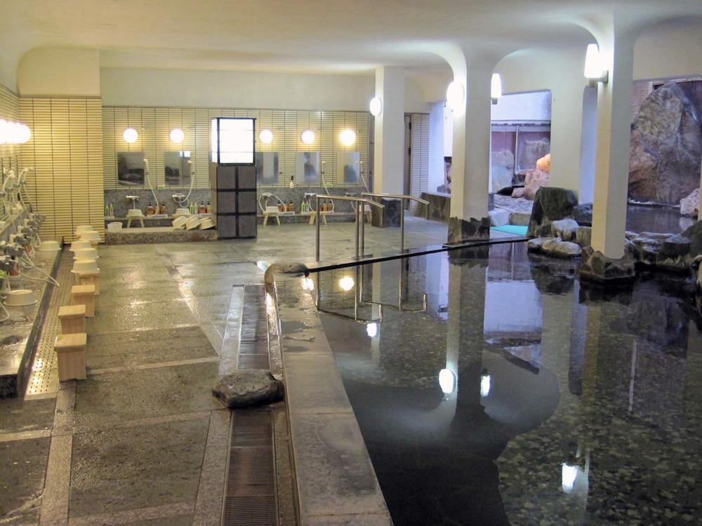 swimming pool spa
