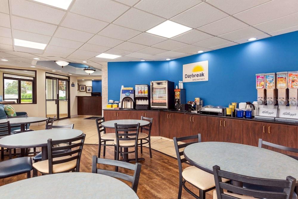 restaurant cafeteria
