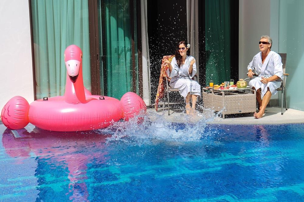 swimming pool spa