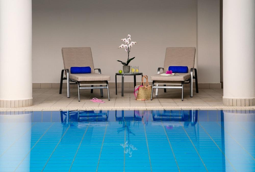 swimming pool spa