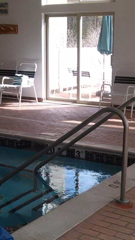 swimming pool spa