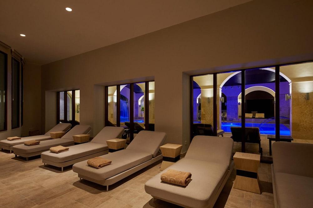 swimming pool spa