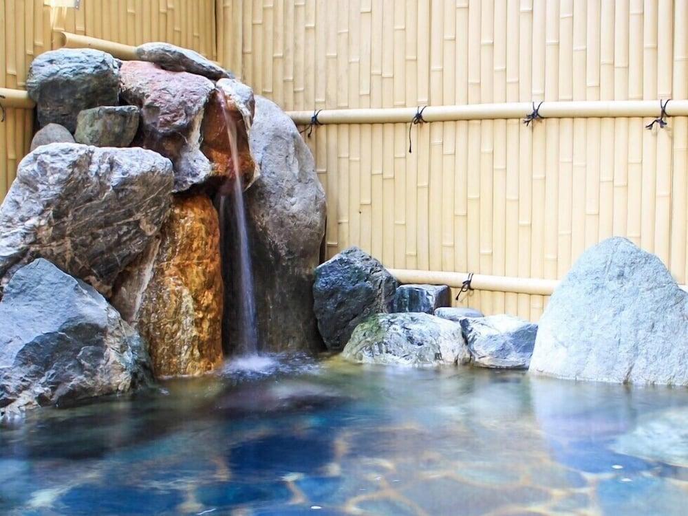 swimming pool spa
