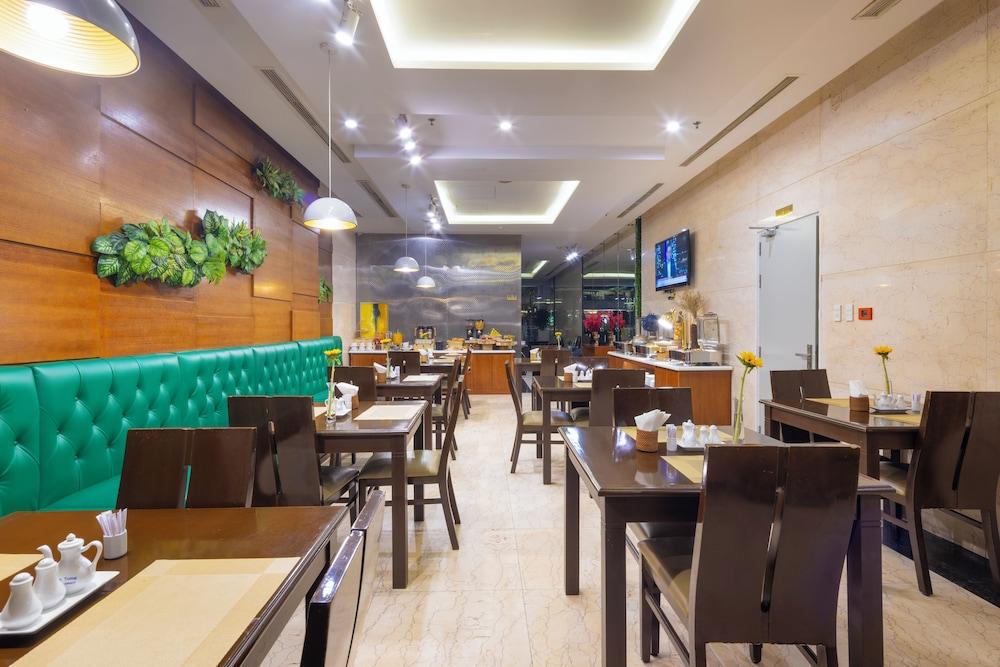restaurant cafeteria
