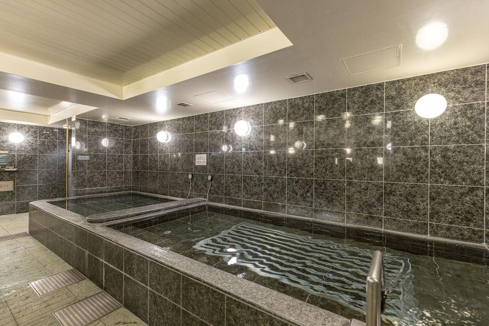 swimming pool spa