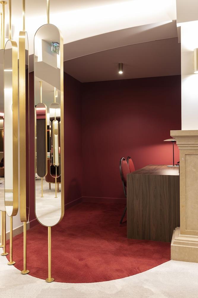 lobby