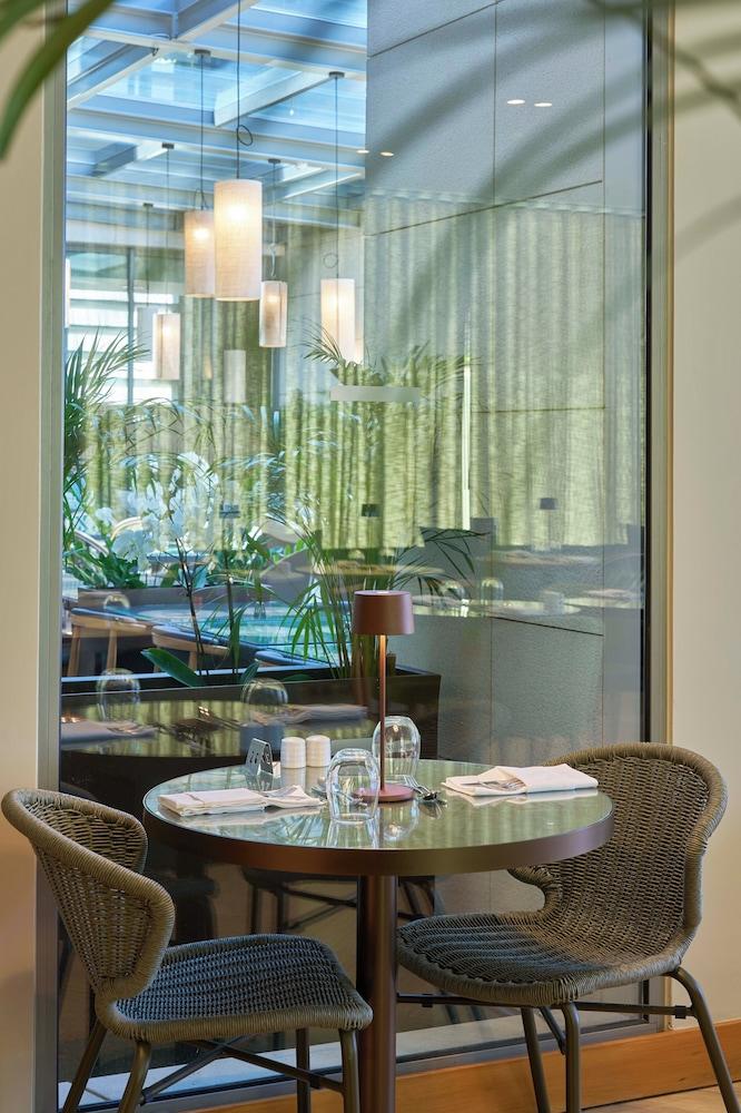 restaurant cafeteria