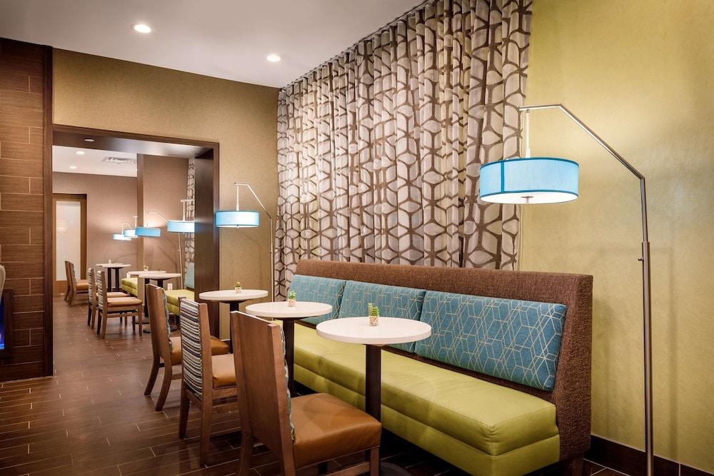 restaurant-cafeteria