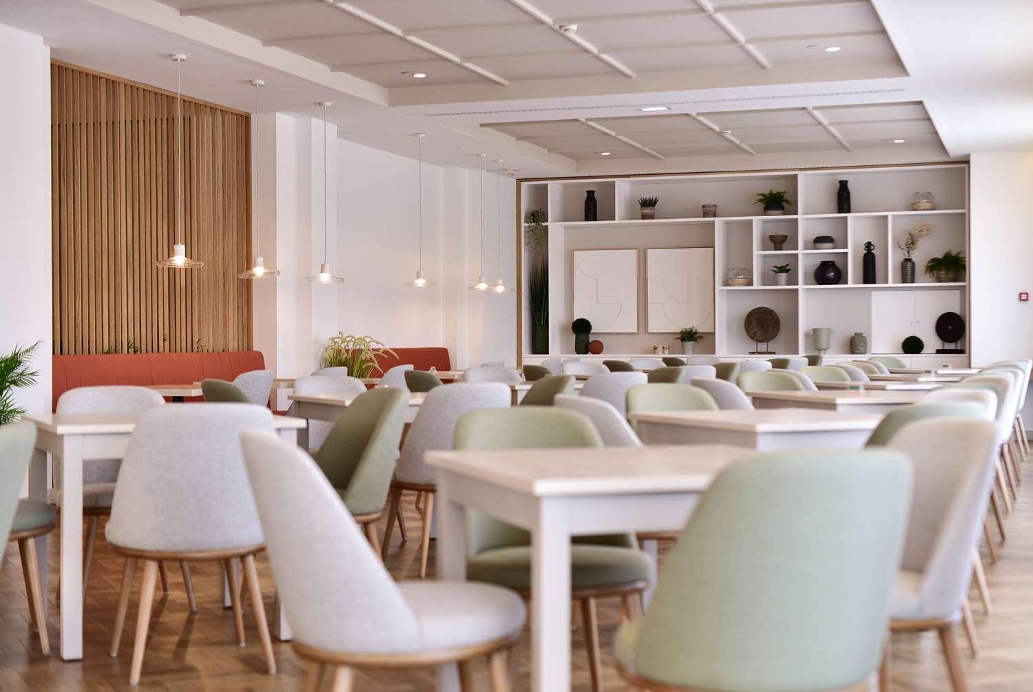 restaurant cafeteria