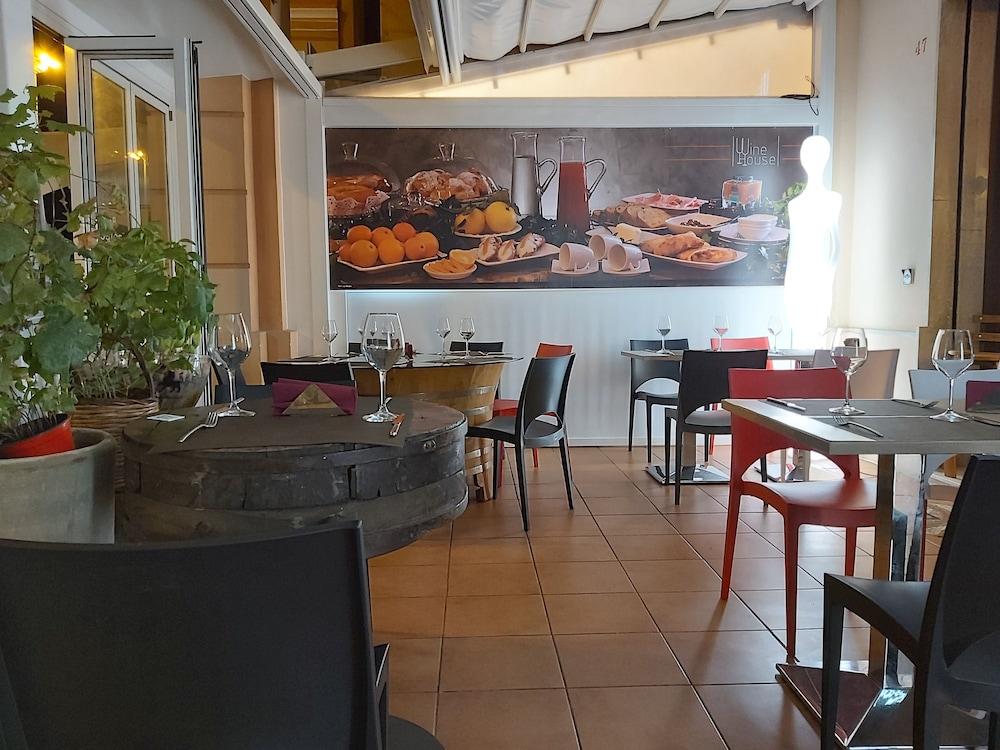 restaurant-cafeteria