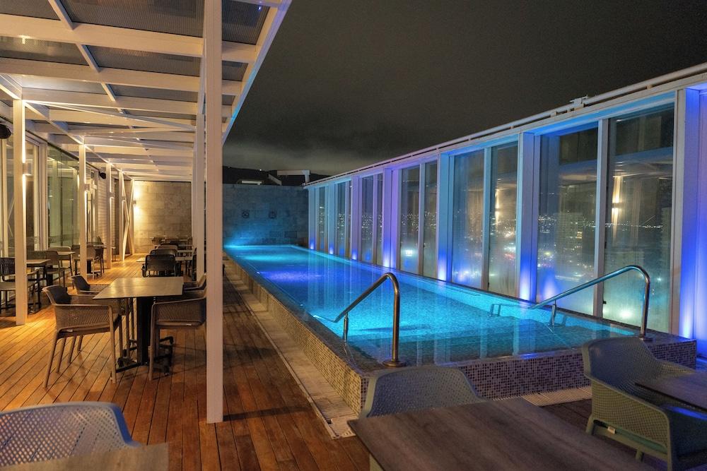 swimming pool spa
