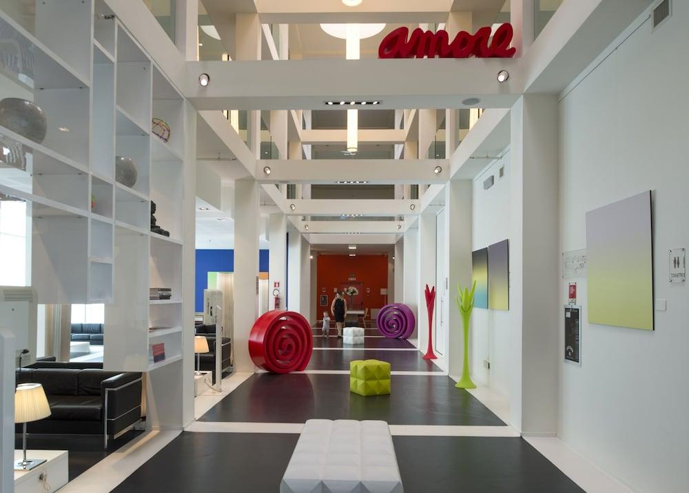 lobby