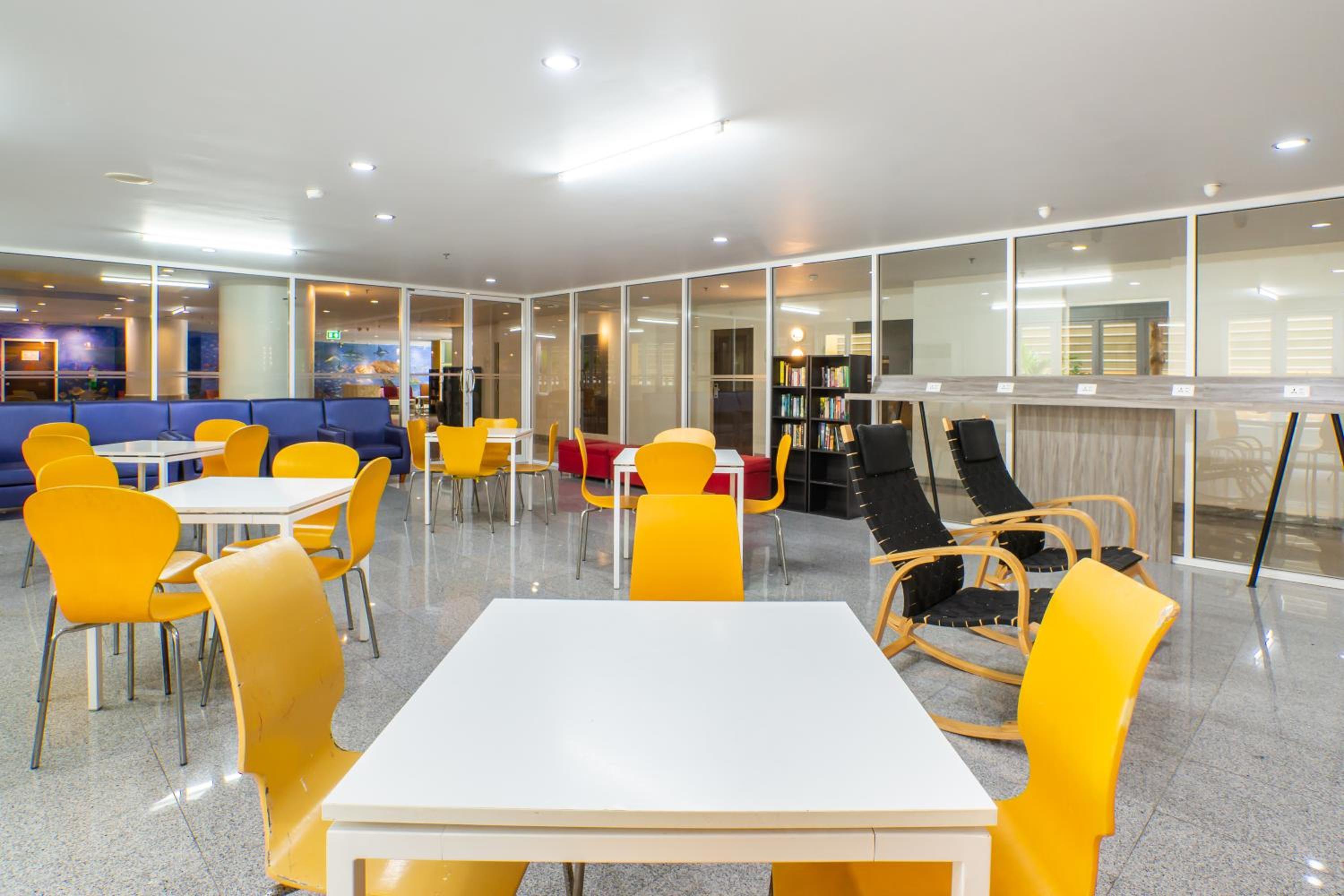 restaurant cafeteria