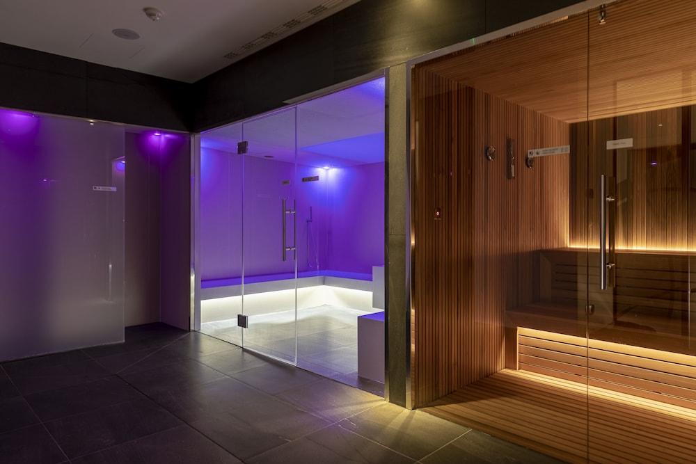 swimming pool spa