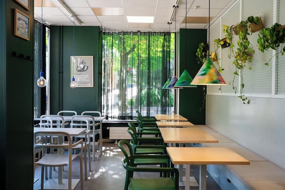 restaurant cafeteria