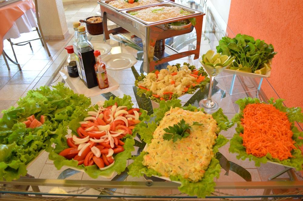 restaurant cafeteria