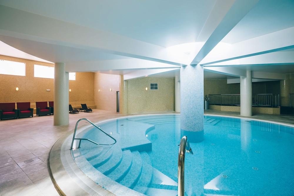 swimming pool spa