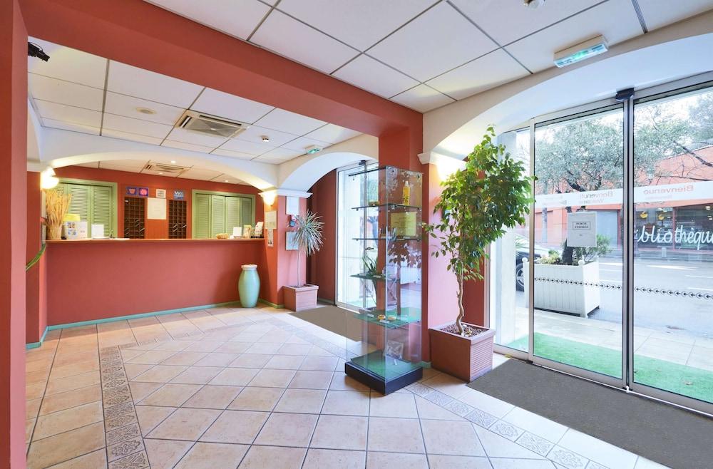 lobby