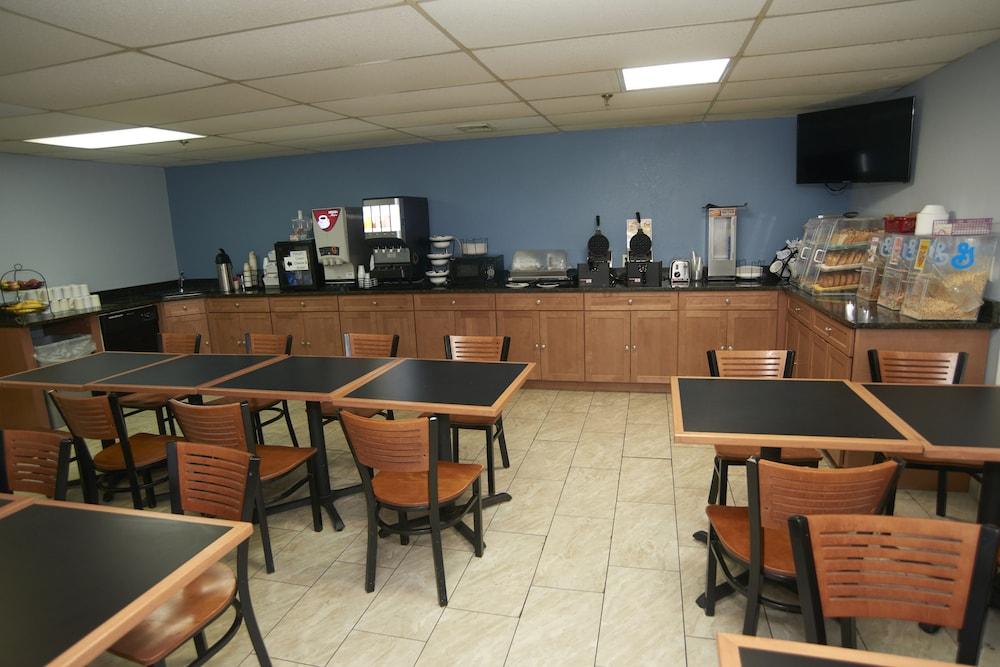 restaurant cafeteria