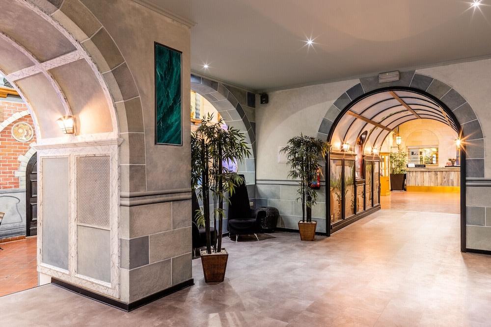 lobby