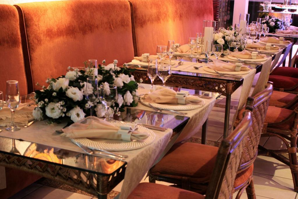 restaurant cafeteria