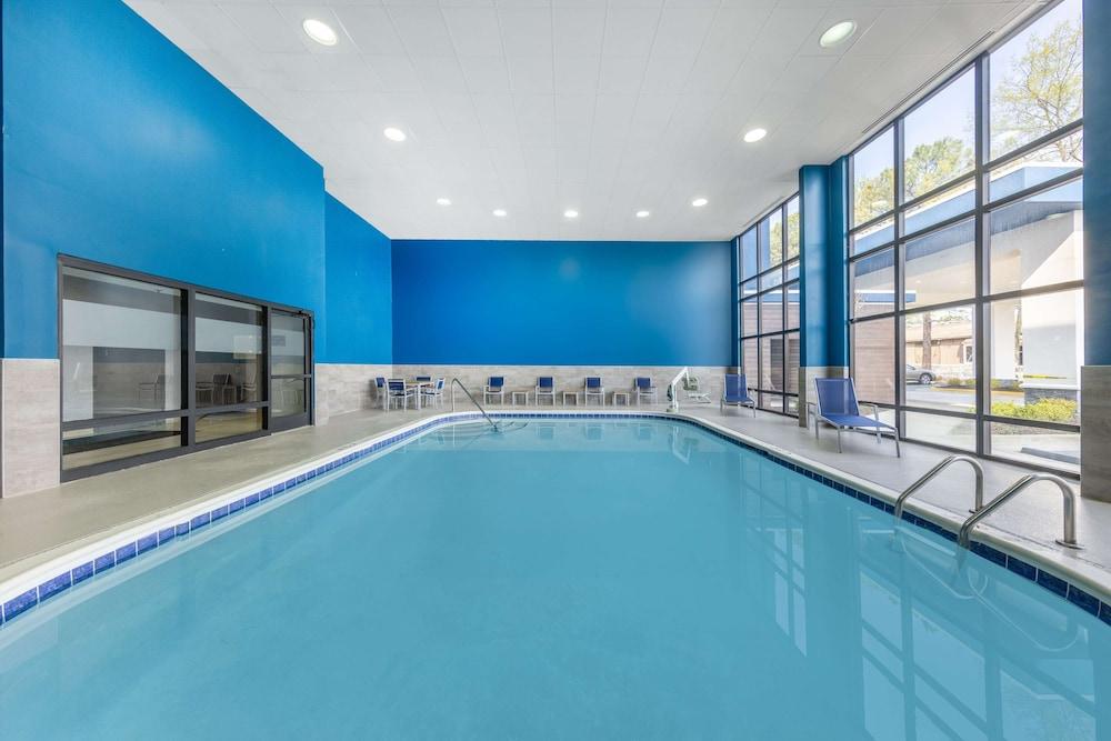 swimming pool spa