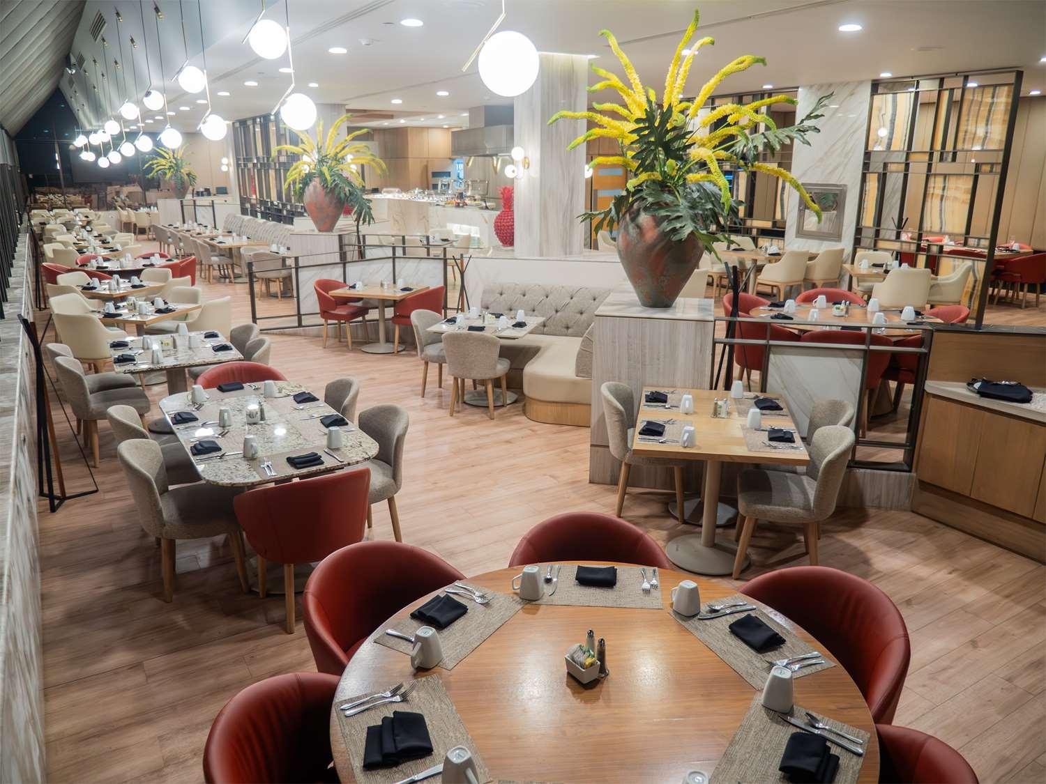 restaurant cafeteria