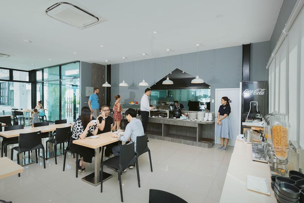 restaurant-cafeteria