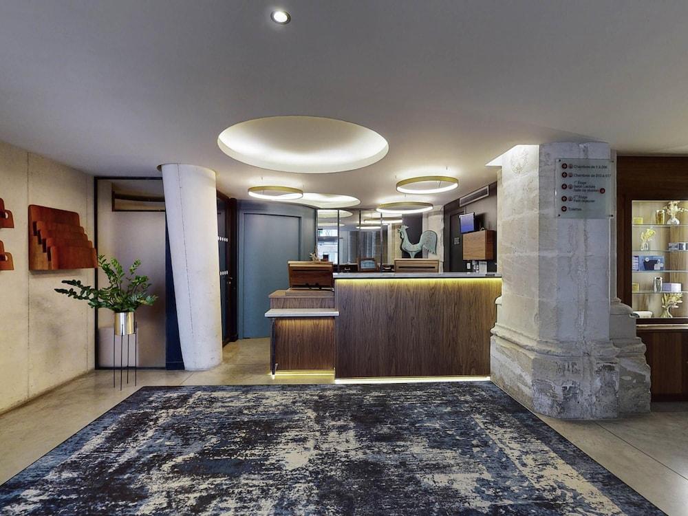 lobby