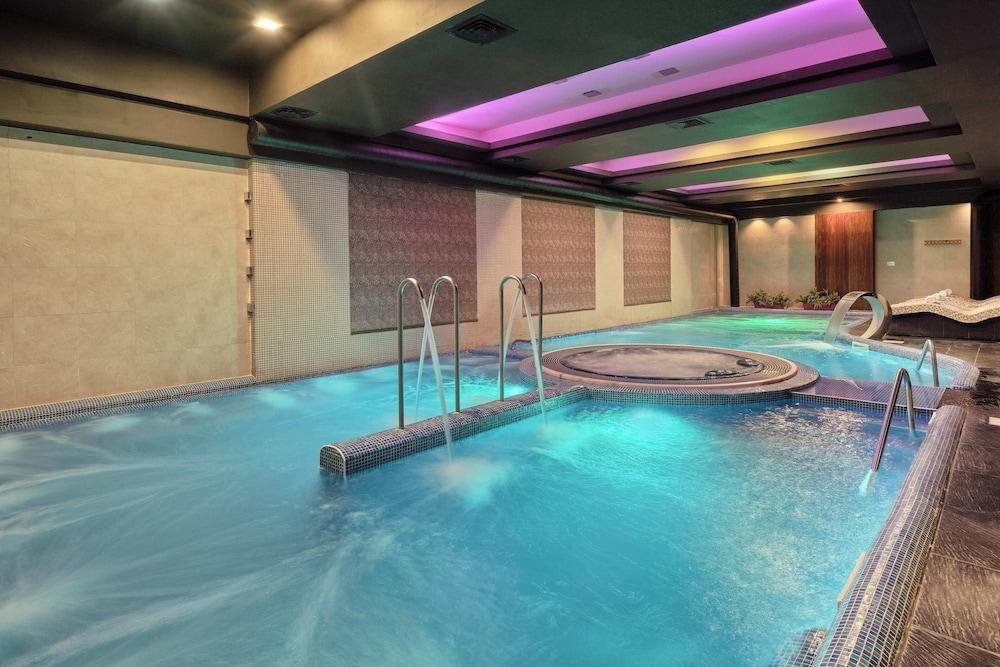 swimming pool spa