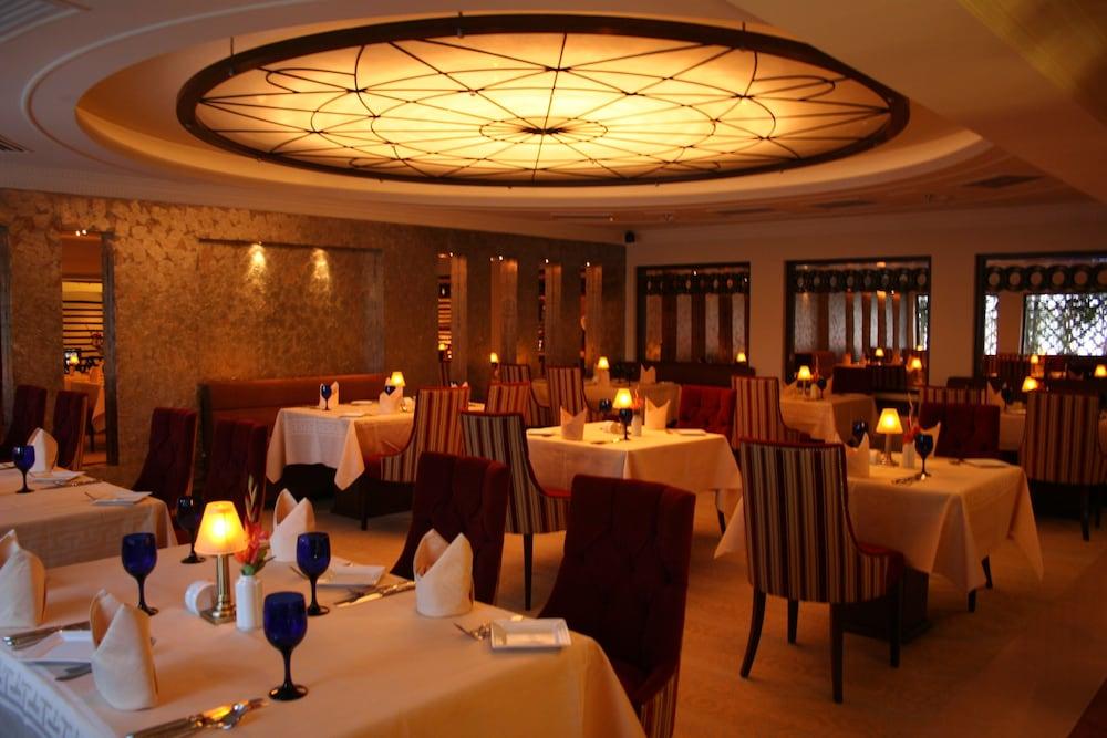 restaurant cafeteria