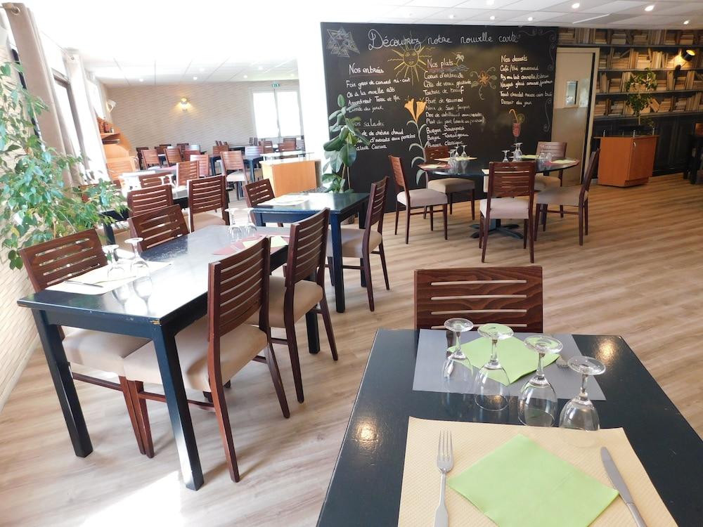 restaurant cafeteria