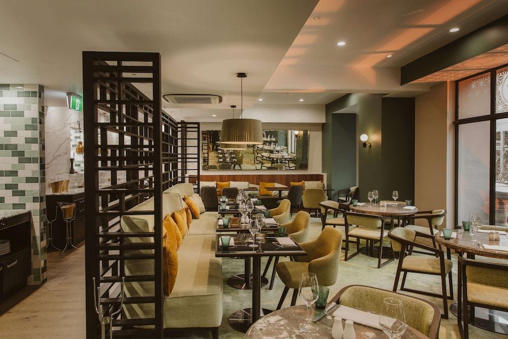 restaurant cafeteria