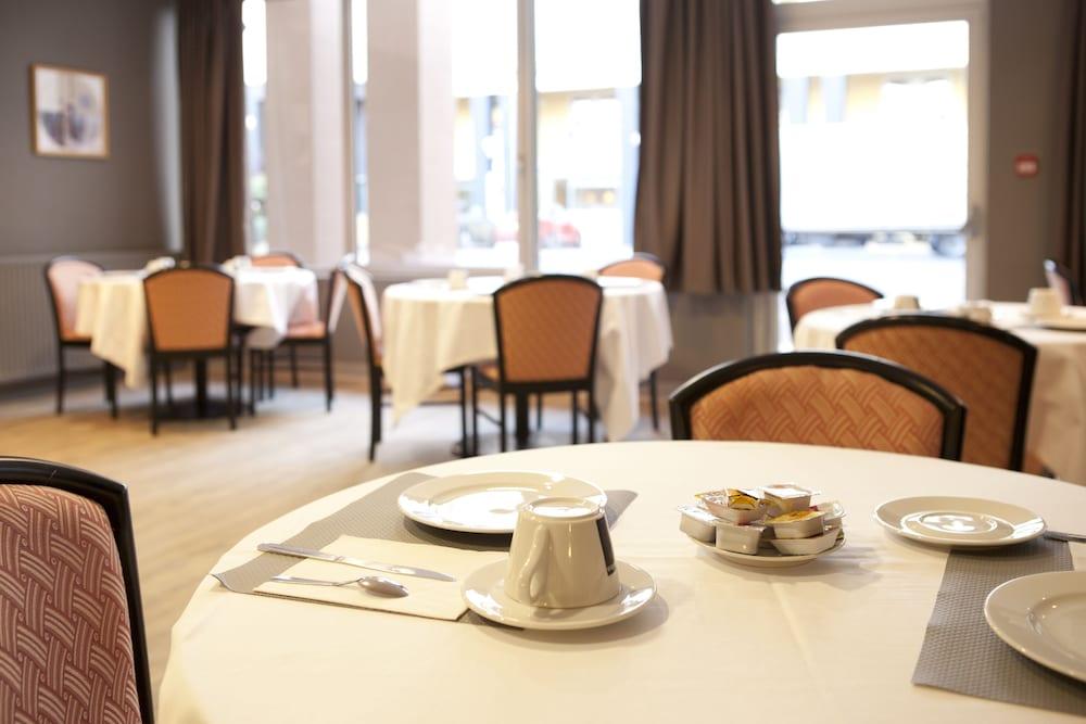restaurant cafeteria